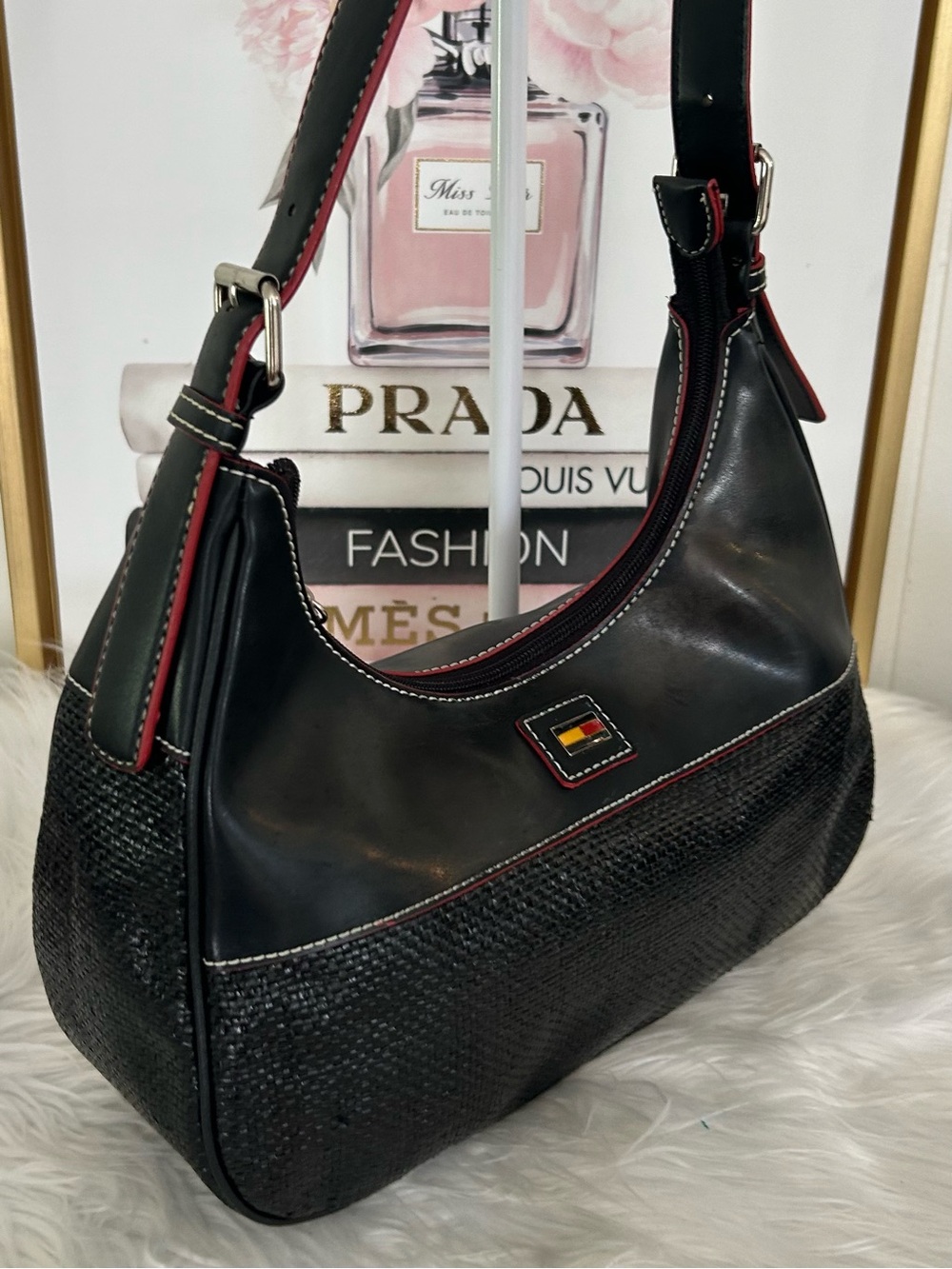 Vintage Y2K Tommy Hilfiger Black Shoulder Baguette Bag Red Trim Logo Purse - Picture 5 of 11